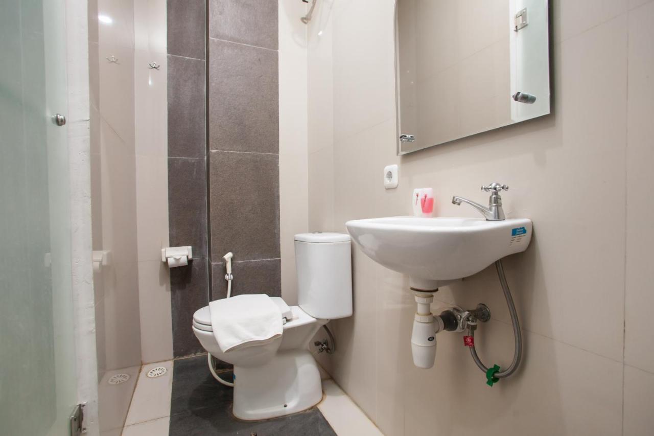 Hotel Reddoorz Near Pasar Turi Station Kapasari Exteriér fotografie